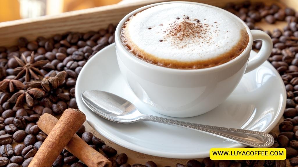 فنجان قهوه کافئین دار دلچسب ، قهوه عربیکا و روبوستا