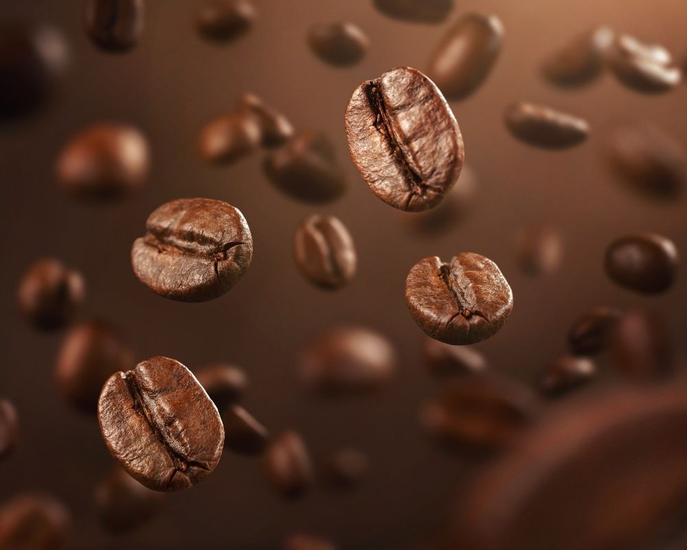 چه کسانی نباید دانه قهوه بجوند؟